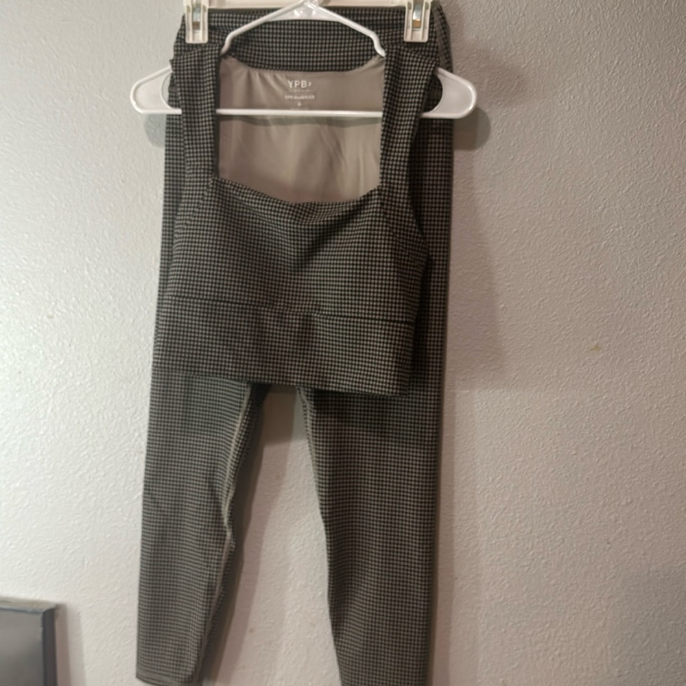 Abercrombie & Fitch Black and White Checkered Leggings